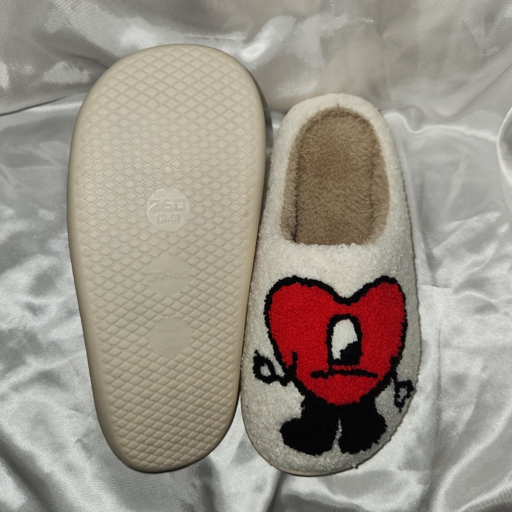 Red Bad Bunny Heart Slippers | Sz 7 - Picture 4 of 5